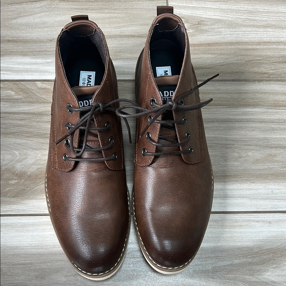Steve Madden Brown Leather Lace-Up Chukka Boots